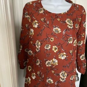 Women’s top size small